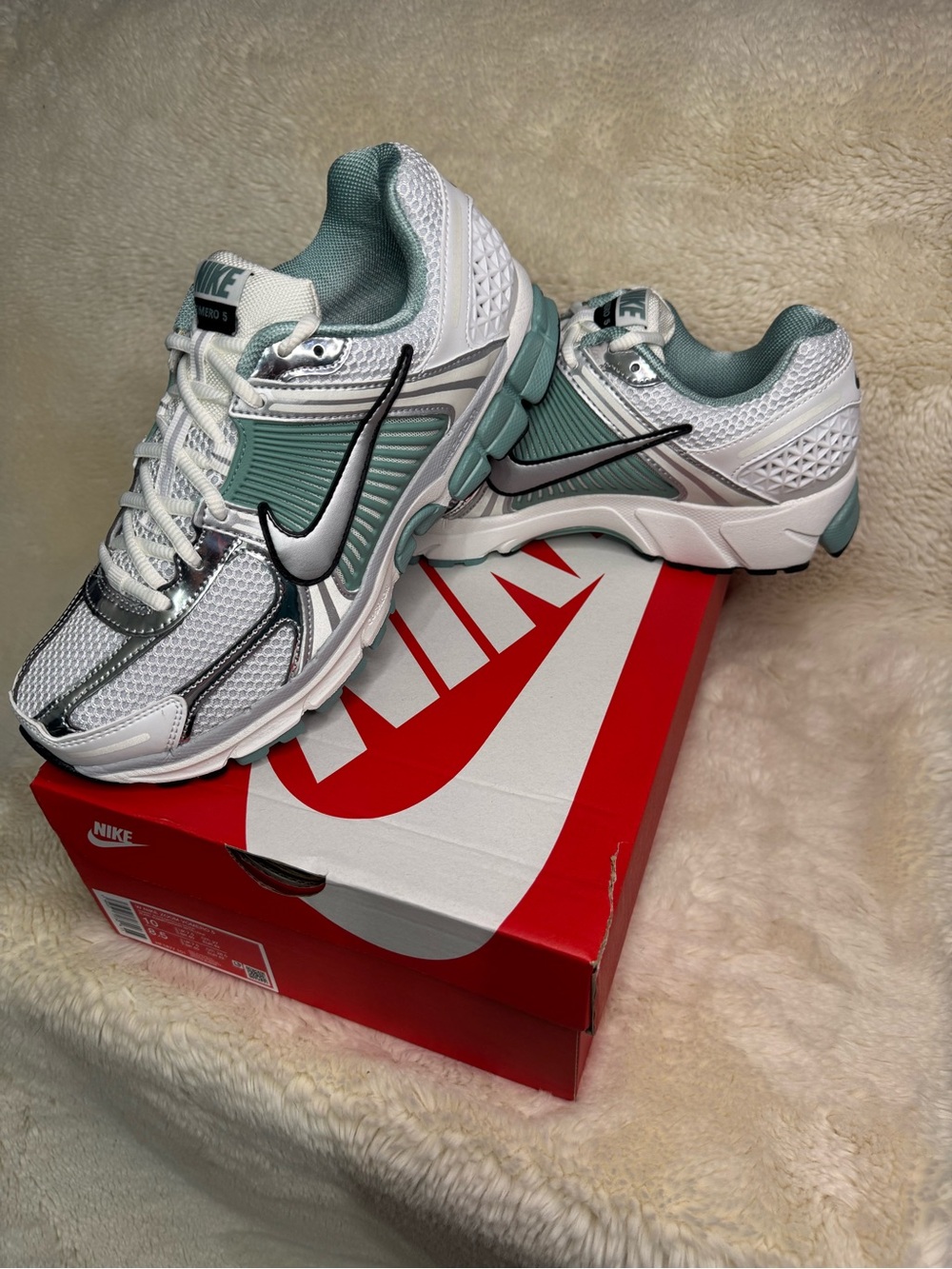 New in Box — Women’s Nike Zoom 🏎️ Vomero